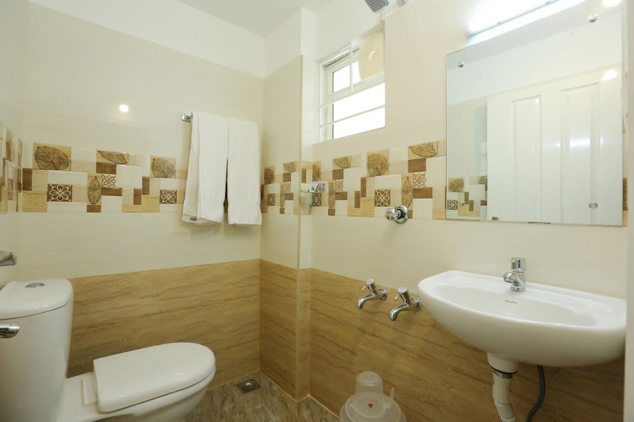 Hotel Swarna Residency Kochi Екстериор снимка