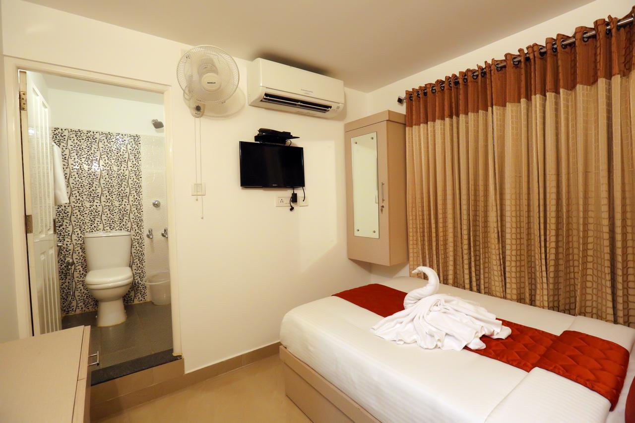 Hotel Swarna Residency Kochi Екстериор снимка
